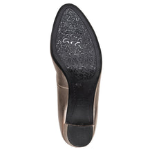 Load image into Gallery viewer, Platinum Ara Women&#39;s Kendall Metallic Leather Pump Sole View
