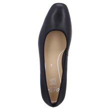 Load image into Gallery viewer, Black Ara Women&#39;s Veda Leather Pump Top View

