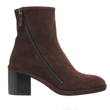 Load image into Gallery viewer, Pepe Brown With Black Heel Homers Women&#39;s 21208 Suede Zippered Ankle Boot Side View

