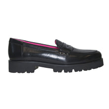 Load image into Gallery viewer, Black Donna Carolina Women&#39;s Leather Penny Loafer Side View
