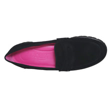 Load image into Gallery viewer, Black Donna Carolina Women&#39;s Suede Penny Loafer Top View
