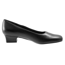 Load image into Gallery viewer, Black Trotters Women&#39;s Doris Leather Low Block Heel Dress Pump Side View
