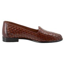 Load image into Gallery viewer, Brown With Black Sole Trotters Women&#39;s Liz Weaved Leather Loafer Side View
