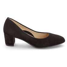 Load image into Gallery viewer, Black Ara Women&#39;s Kendall Suede Pump Side View
