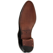 Load image into Gallery viewer, Black To Boot New York Men&#39;s Forley Leather Casual Cap Toe Oxford Sole View
