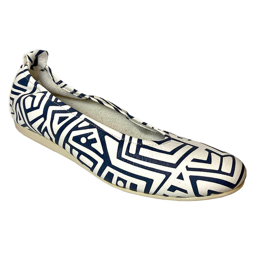 White And Black With Beige Sole Arche Women's Laius Pattern Printed Leather Ballet Flat