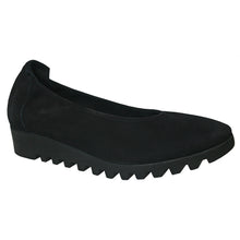 Load image into Gallery viewer, Noir Black Arche Women&#39;s Lomiss Nubuck Ballerina Wedge Profile View
