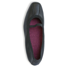 Load image into Gallery viewer, Black Munro Women&#39;s Tina Leather Mary Jane Ballet Flat Top View
